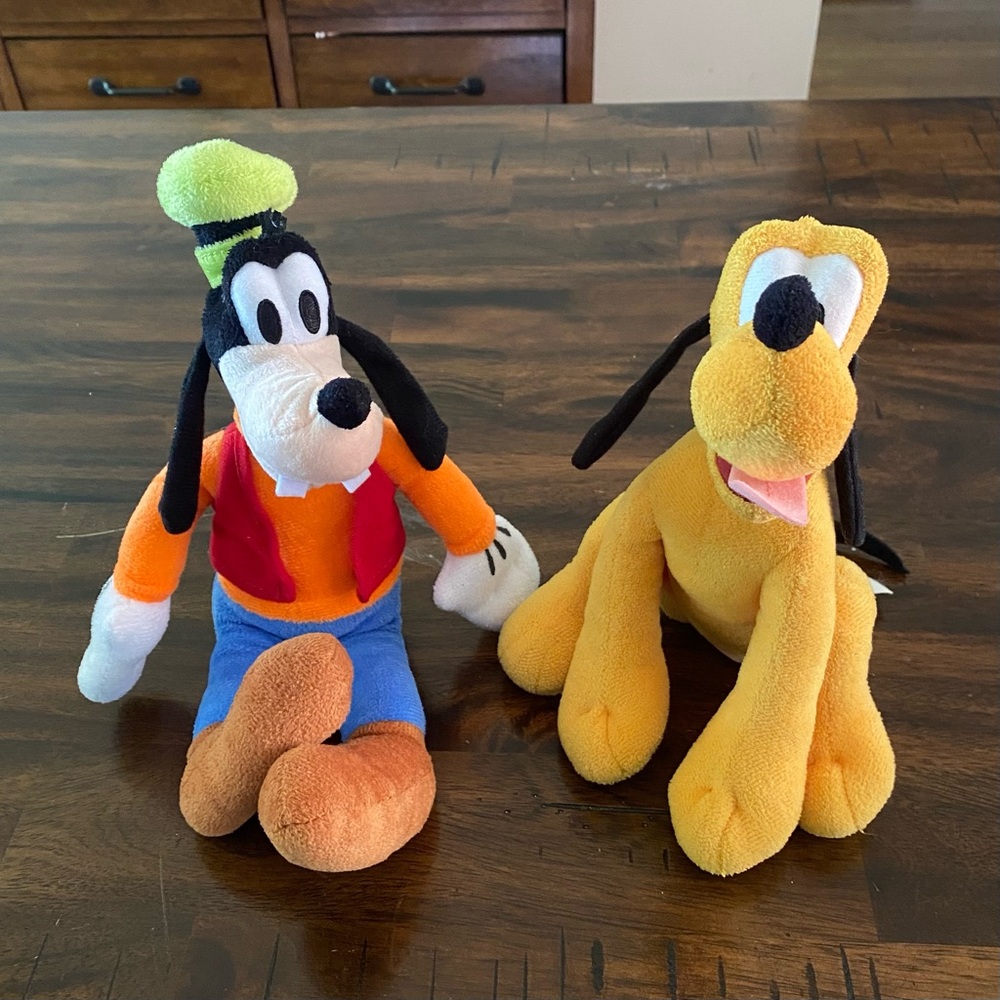 Disney Best Friends Goofy and Pluto Plush Set - Picture 2 of 6